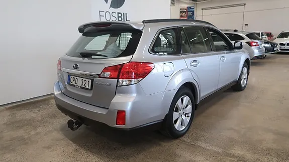 Subaru Outback 2012 photo 4