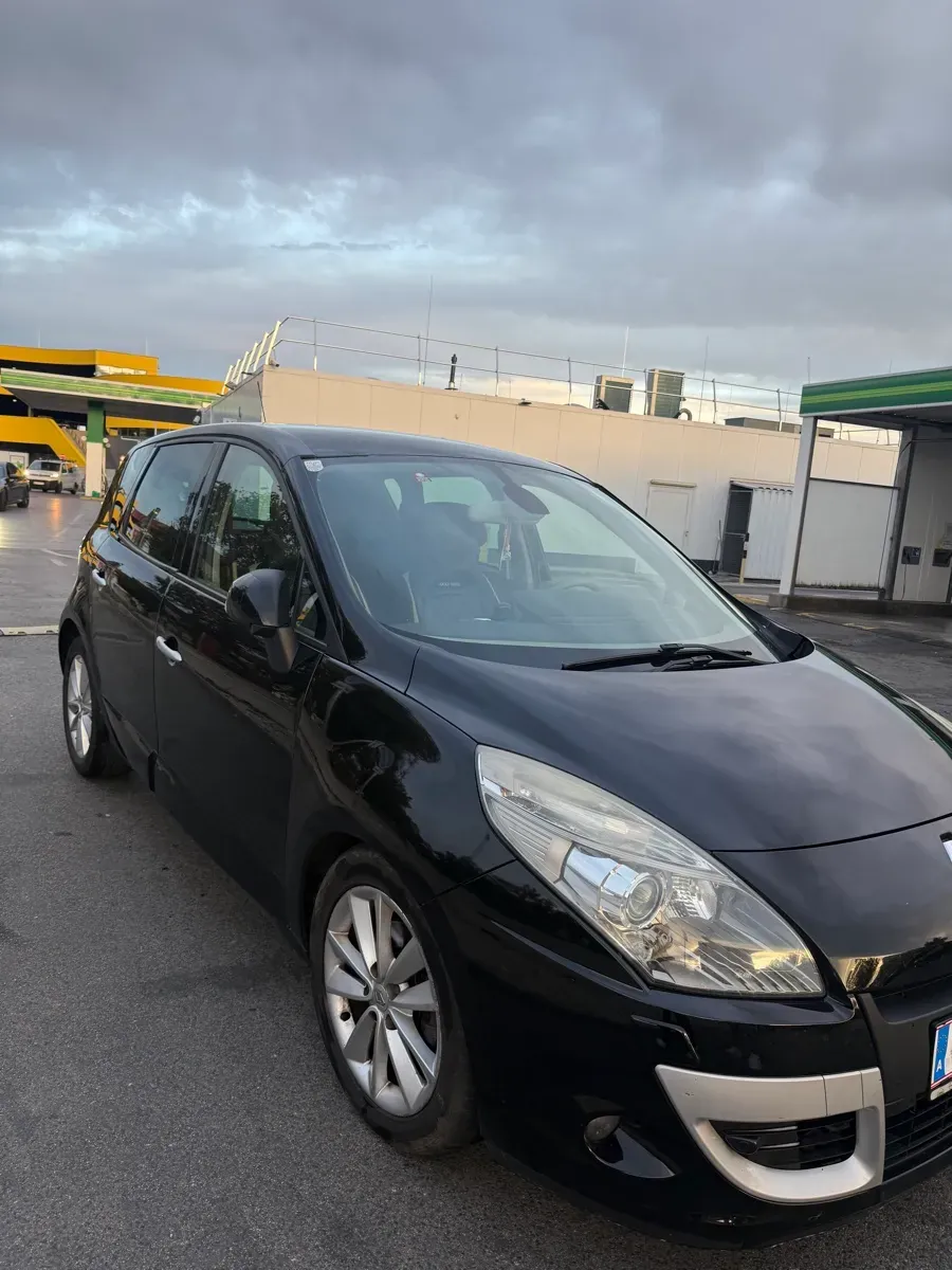 Renault Scénic 2010 photo 2
