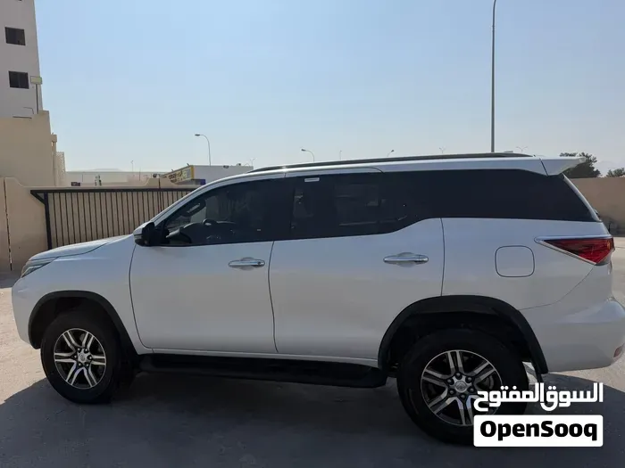 Toyota Fortuner 2023 photo 4