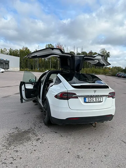 Tesla Model X 2016 photo 4