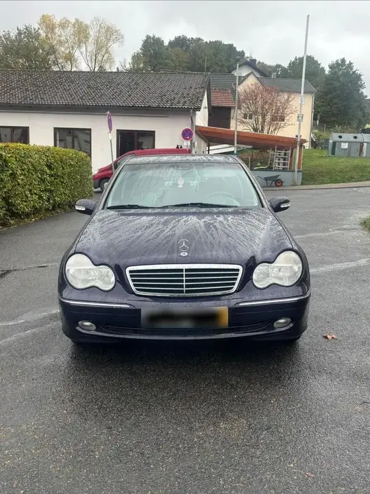 Mercedes-Benz C200