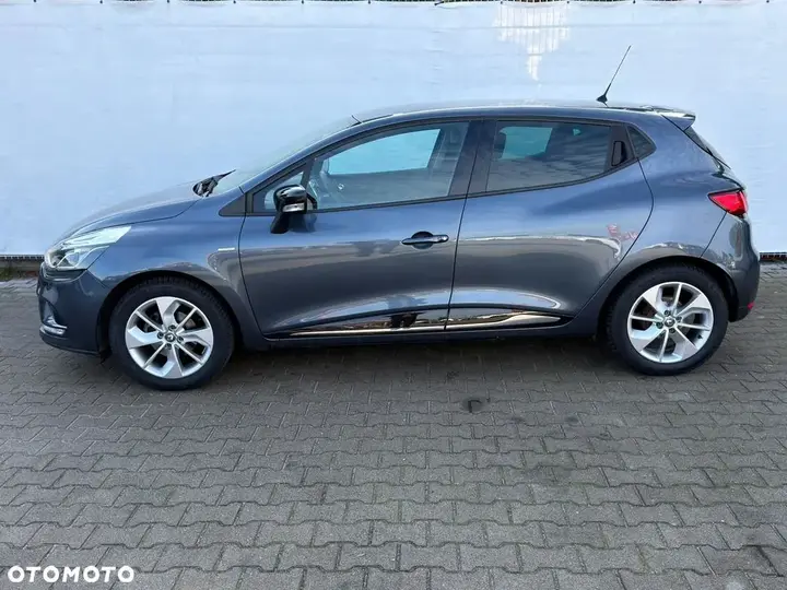 Renault Clio 2016 photo 2