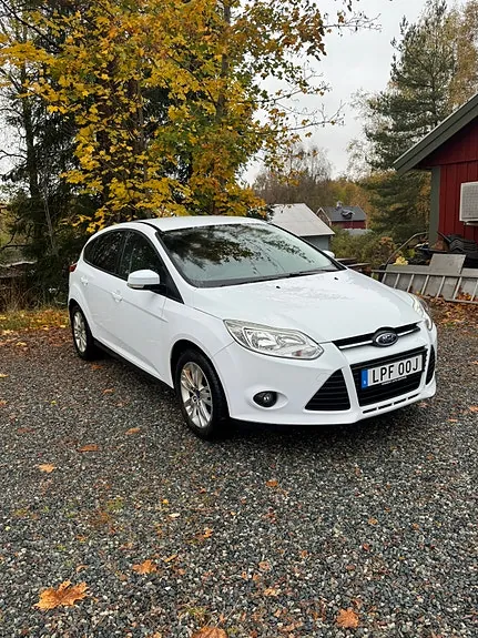 Ford Focus 2011 photo 2