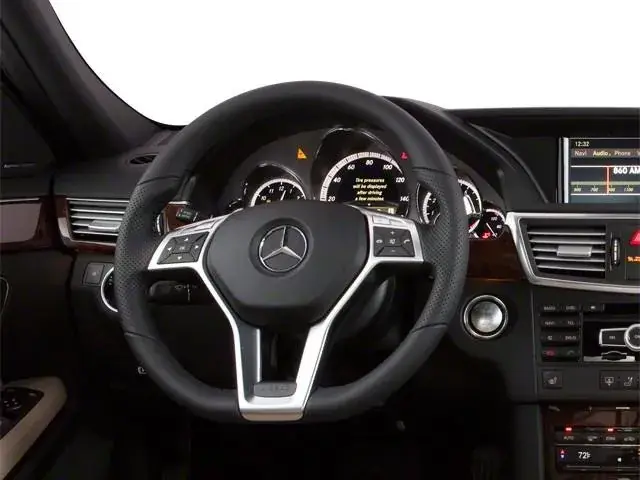 Mercedes-Benz E-Class 2011 photo 5