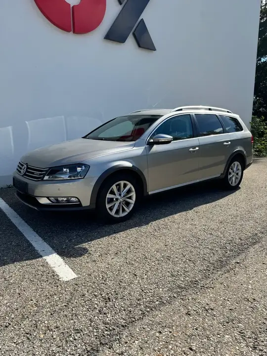 Volkswagen Passat Alltrack 2012 photo 2