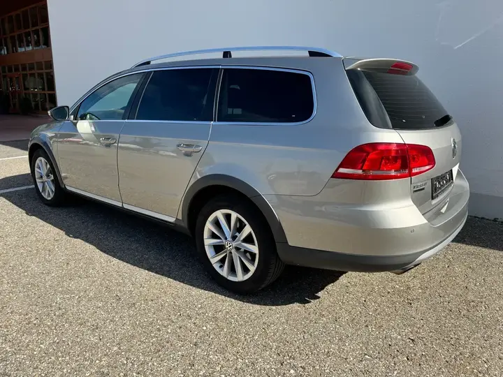 Volkswagen Passat Alltrack 2012 photo 3