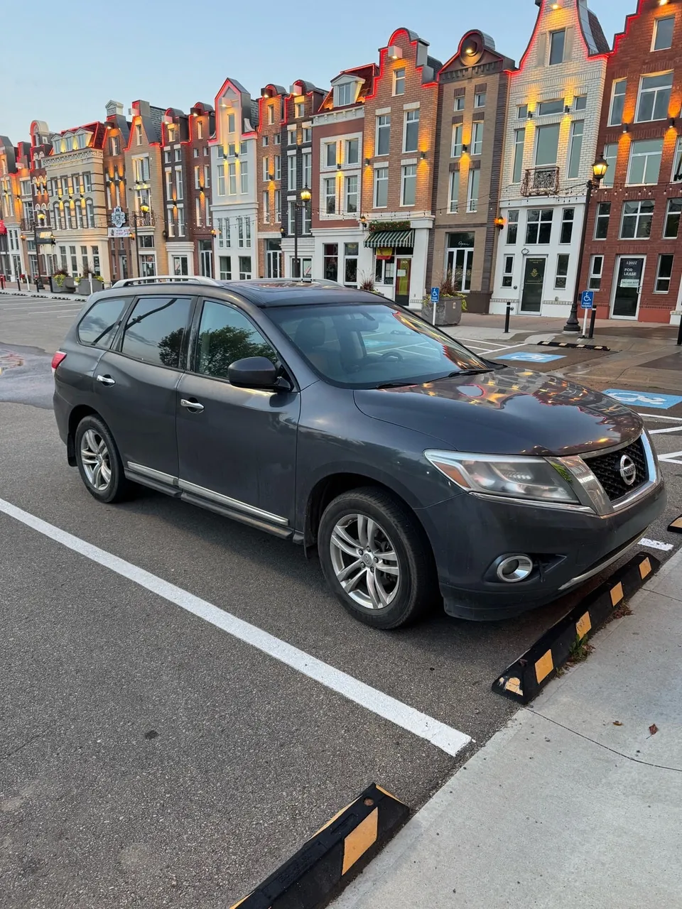 Nissan Pathfinder 2013 photo 2