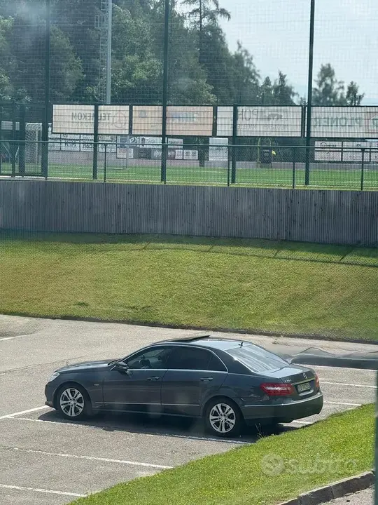 Mercedes-Benz E350 2010 photo 2