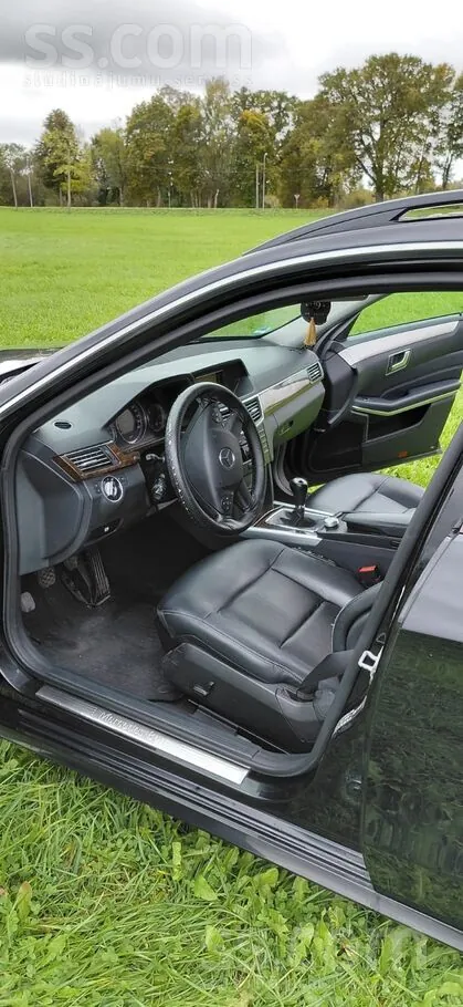 Mercedes-Benz E-Class 2010 photo 5