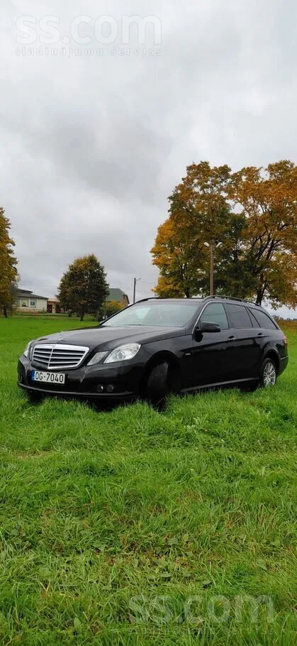 Mercedes-Benz E-Class 2010 photo 2