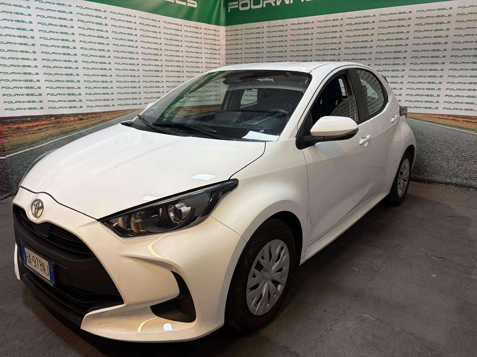 Toyota Yaris 2025 photo 2