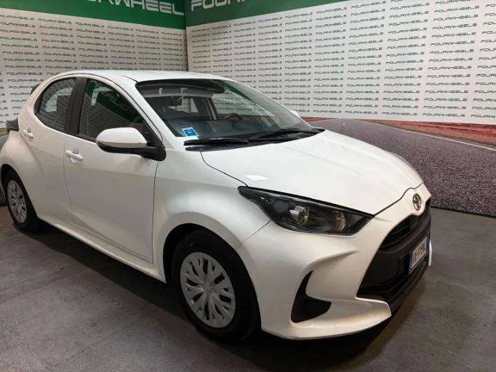 Toyota Yaris 2025 photo 3