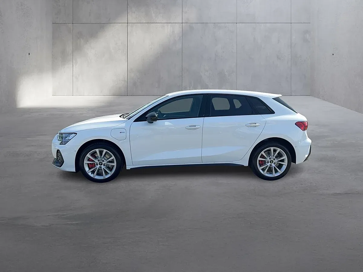 Audi A3 2025 photo 2