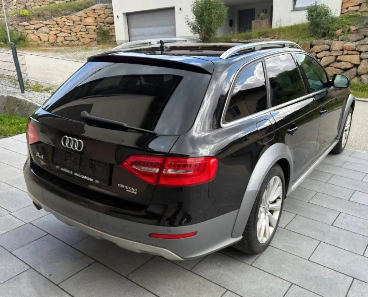 Audi A4 Allroad 2012 photo 2