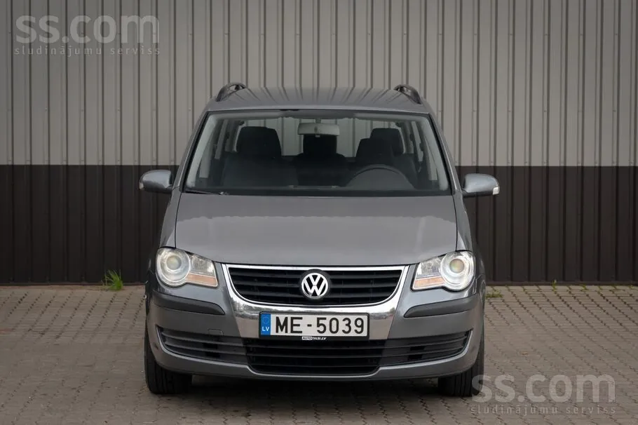 Volkswagen Touran 2007 photo 2