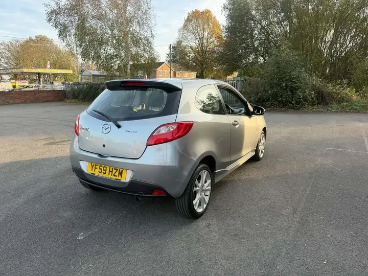 Mazda Mazda2 2009 photo 5
