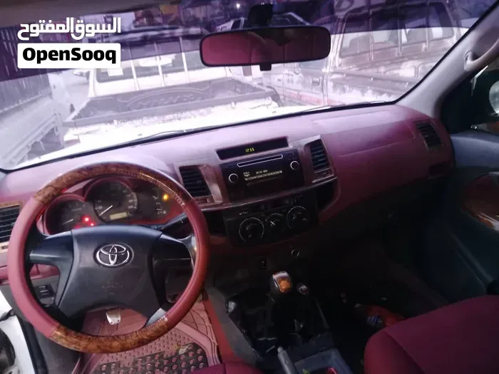 Toyota Hilux 2014 photo 3