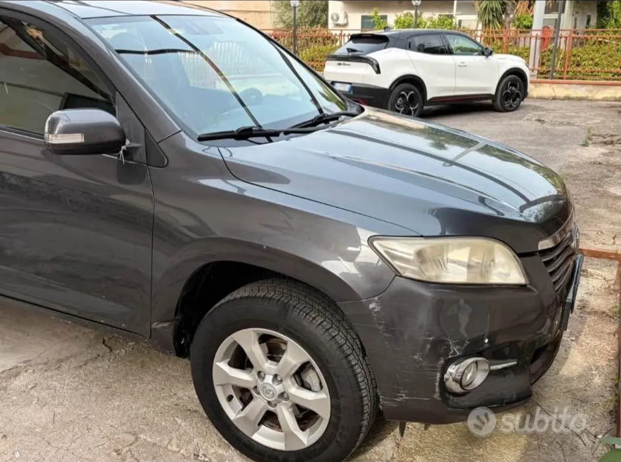 Toyota Rav4 2010 photo 3