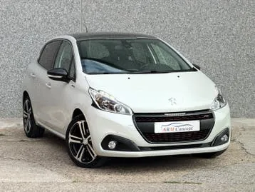 Peugeot 208 2018 photo 2