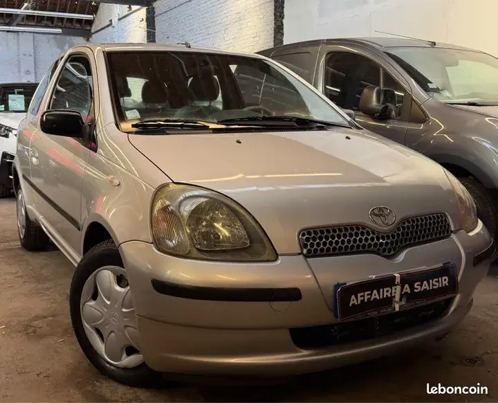 Toyota Yaris 2000 photo 4