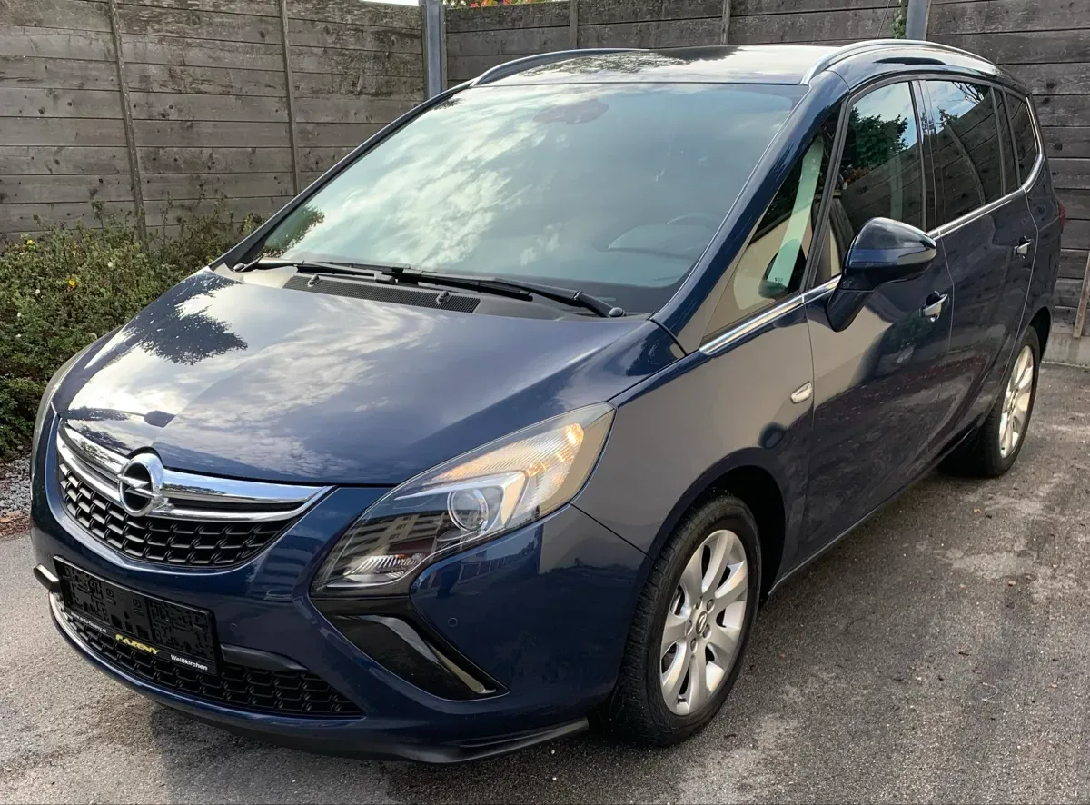 Opel Zafira Tourer 2012 photo 2