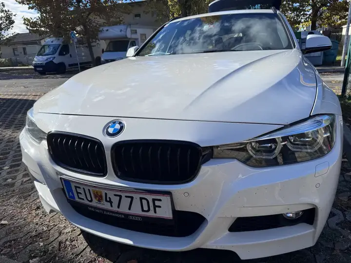 BMW 3 Series 2018 photo 2