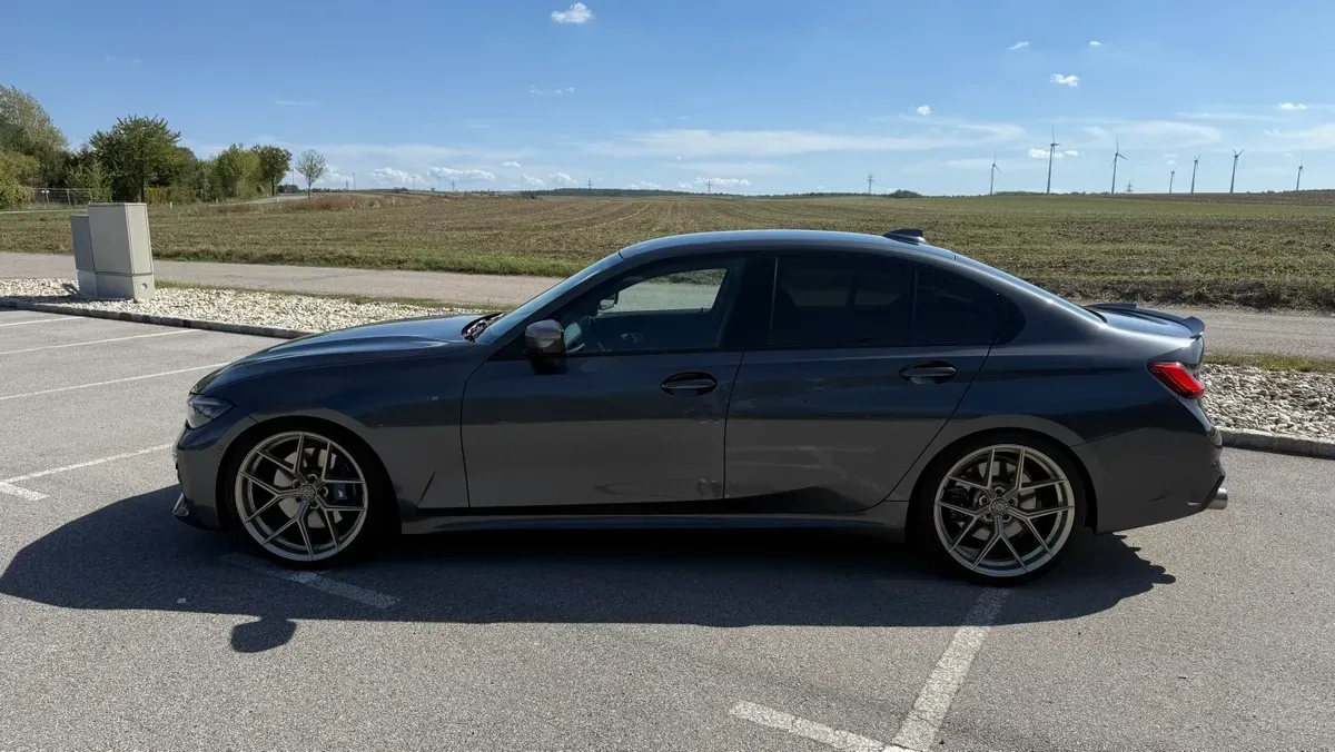 BMW 3 Series 2021 photo 3