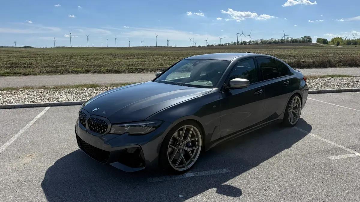 BMW 3 Series 2021 photo 2