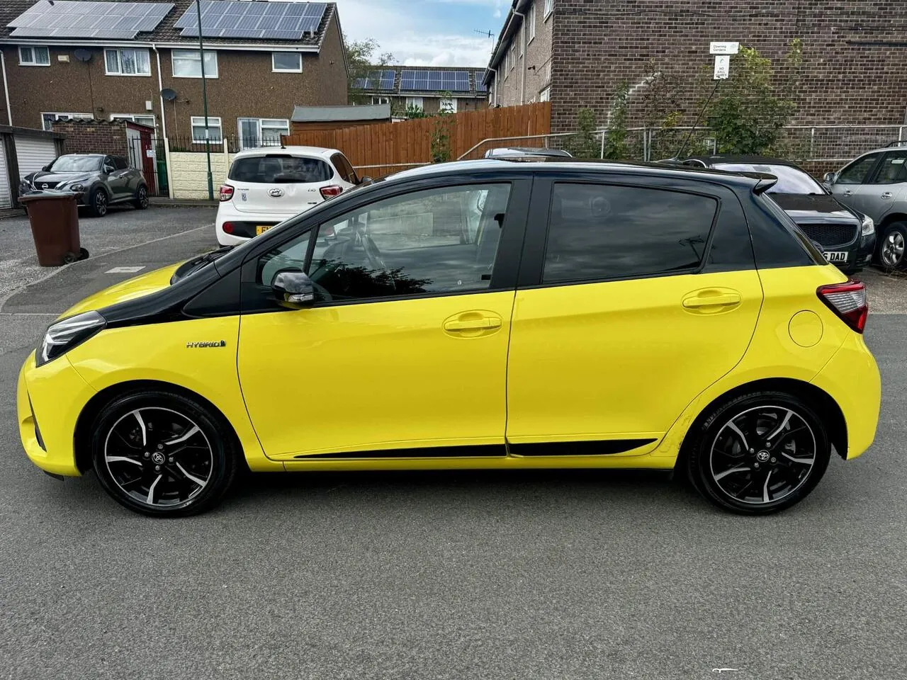 Toyota Yaris Hybrid 2017 photo 3