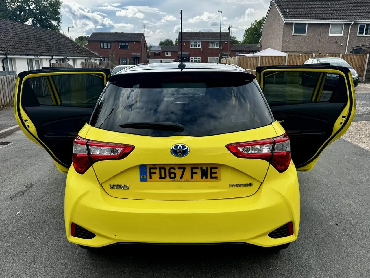 Toyota Yaris Hybrid 2017 photo 5