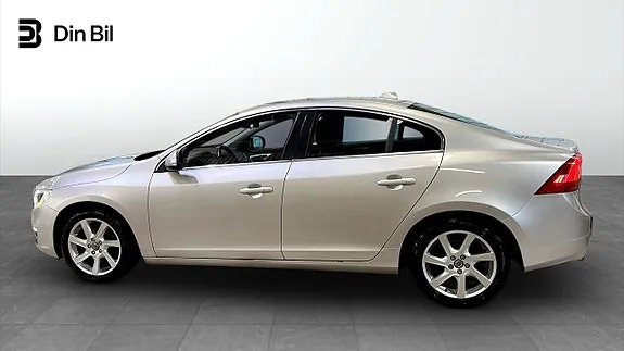 Volvo S60 2015 photo 2