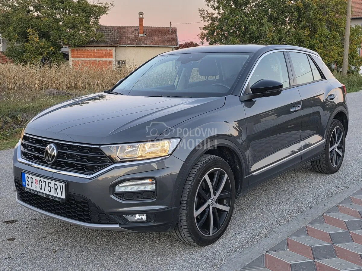 Volkswagen T-Roc 2021 photo 2