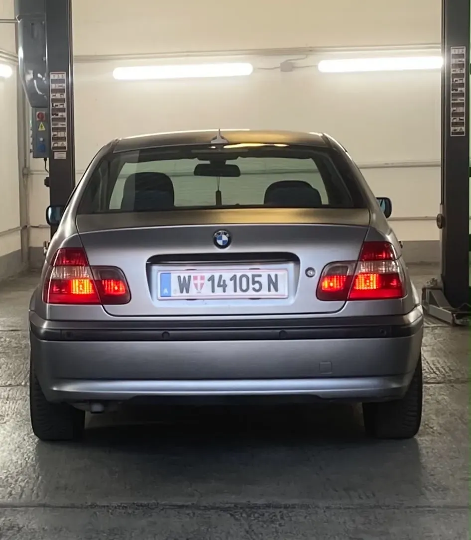 BMW 3 Series 2004 photo 3