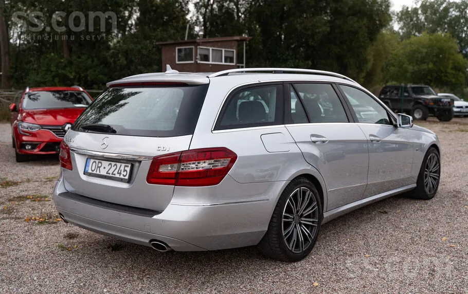 Mercedes-Benz E350 2010 photo 5