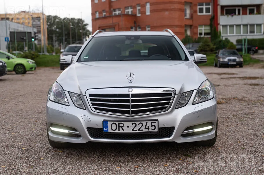 Mercedes-Benz E350 2010 photo 2