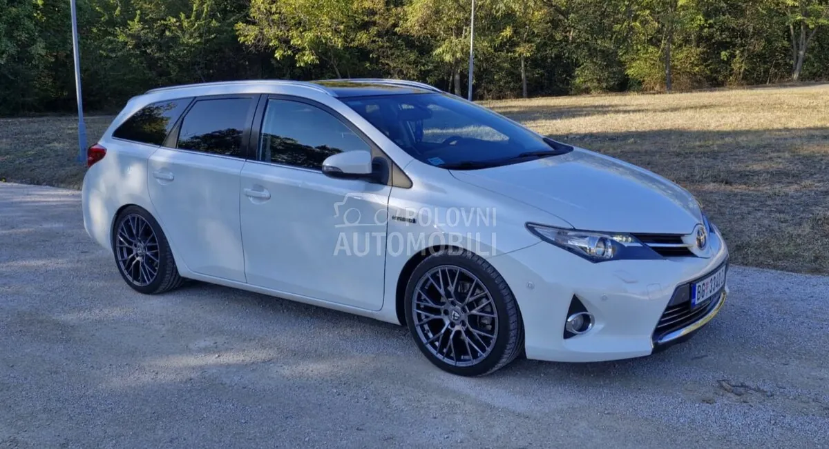Toyota Auris 2013 photo 3