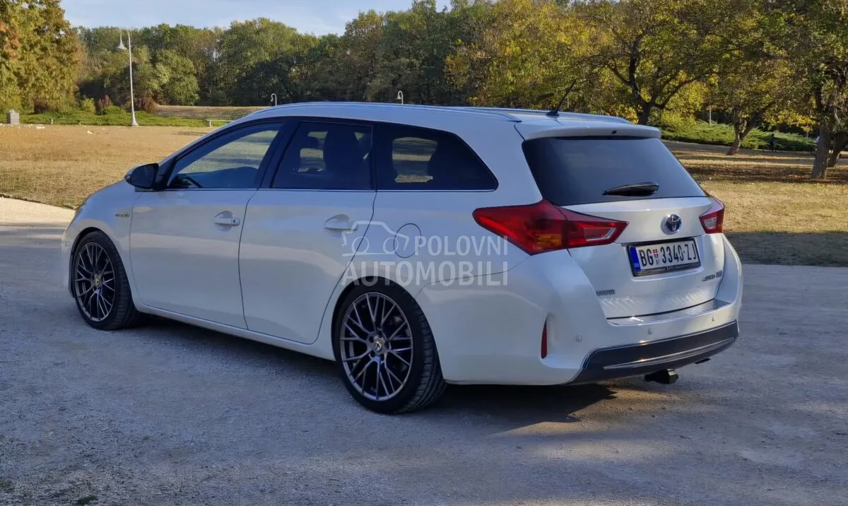 Toyota Auris 2013 photo 5