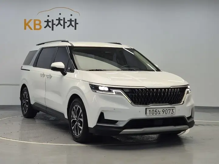 Kia Carnival 2023 photo 4