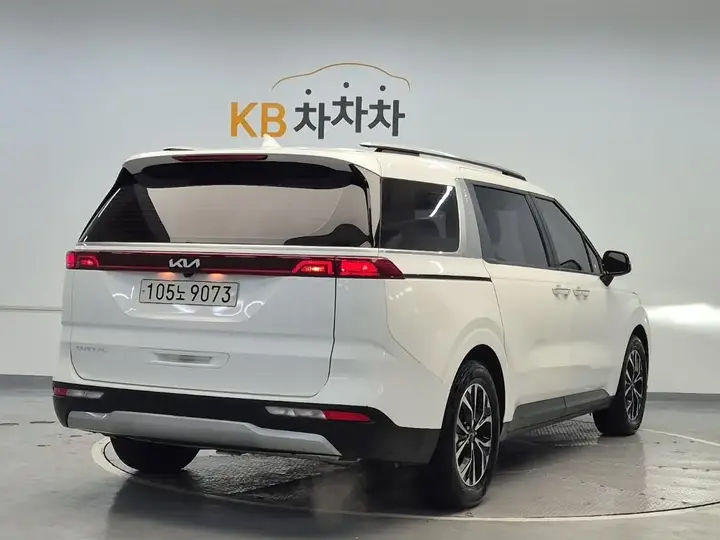 Kia Carnival 2023 photo 3