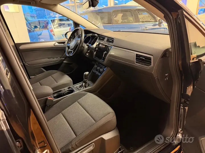 Volkswagen Touran 2018 photo 5