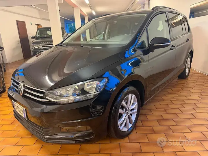 Volkswagen Touran 2018 photo 2