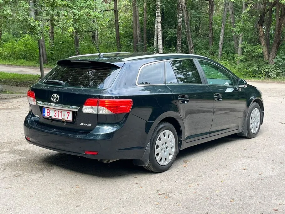 Toyota Avensis 2012 photo 5