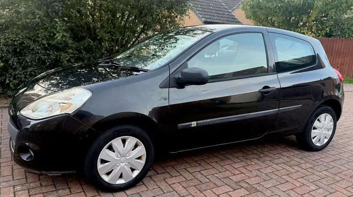 Renault Clio 2009 photo 4