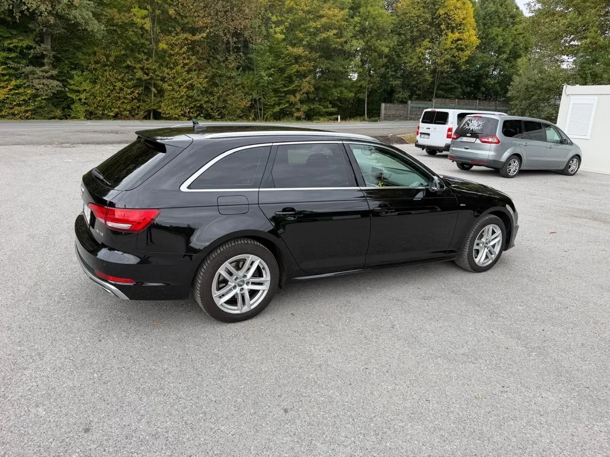 Audi A4 2019 photo 2