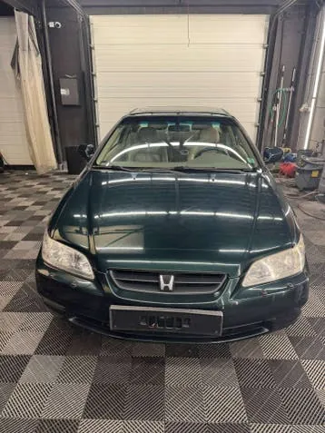 Honda Accord 2000 photo 2