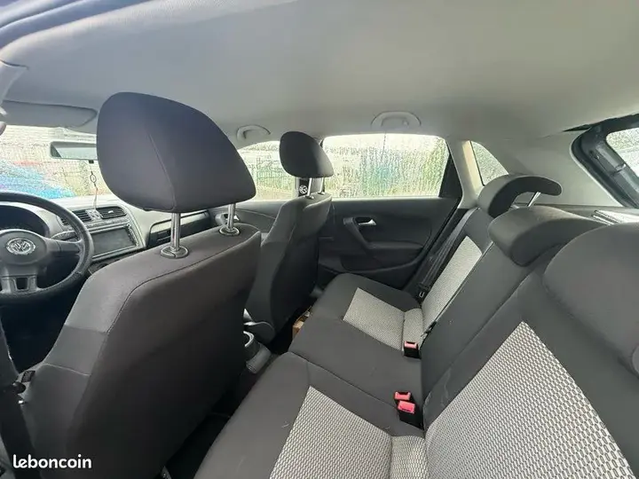 Volkswagen Polo 2010 photo 5