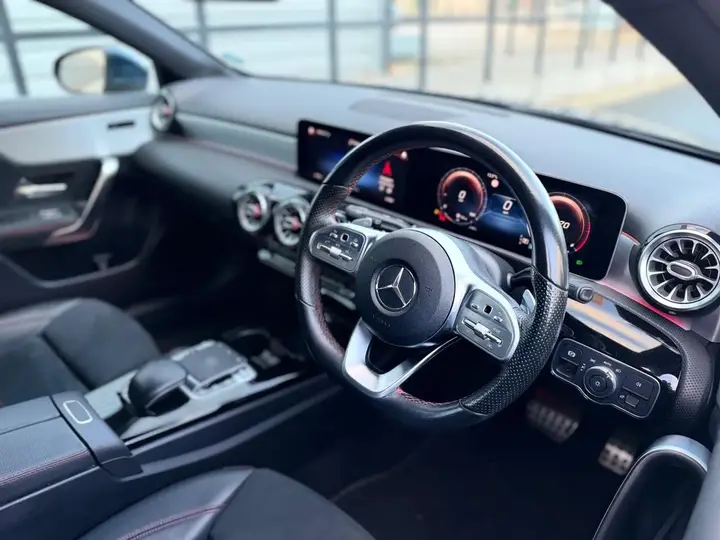 Mercedes-Benz A-Class 2019 photo 2