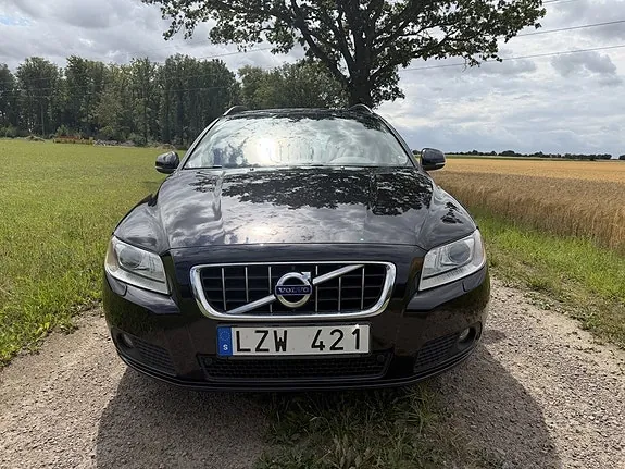 Volvo V70 2012 photo 3