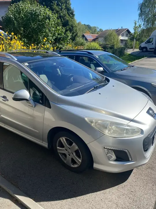 Peugeot 308 2012 photo 2