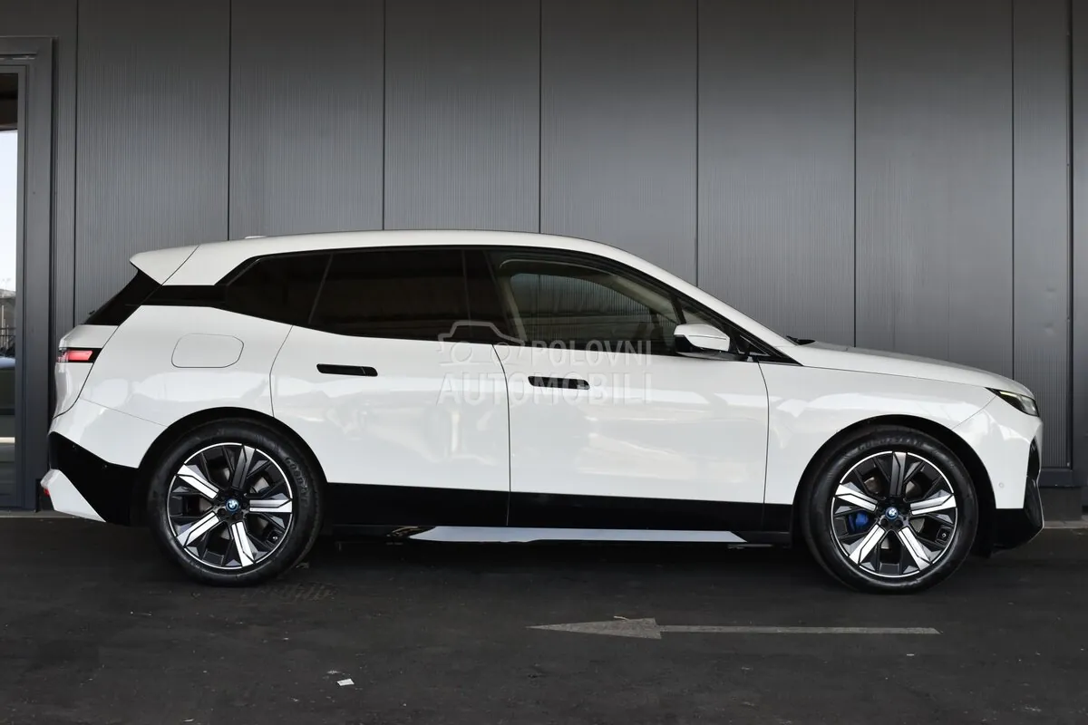 BMW Ix 2023 photo 3